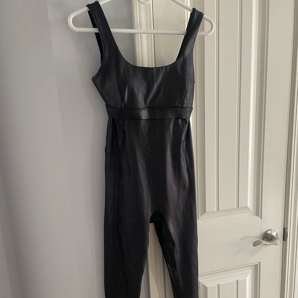 Motion365 + Shine Jumpsuit / Fabletics - Picture 3 of 5